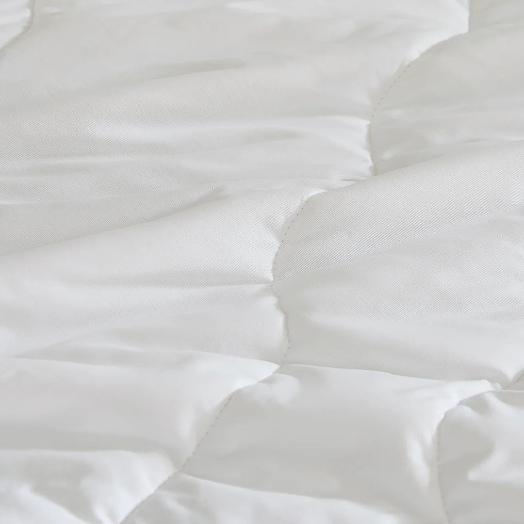 Breeze Cooling Comforter